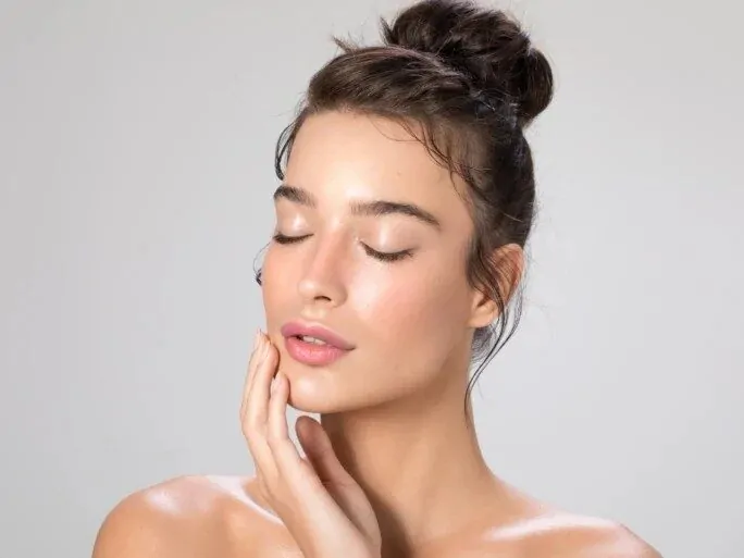 Naslovna slika za clanak Njega kože, kose i noktiju: 3 recepta s ricinusovim uljem