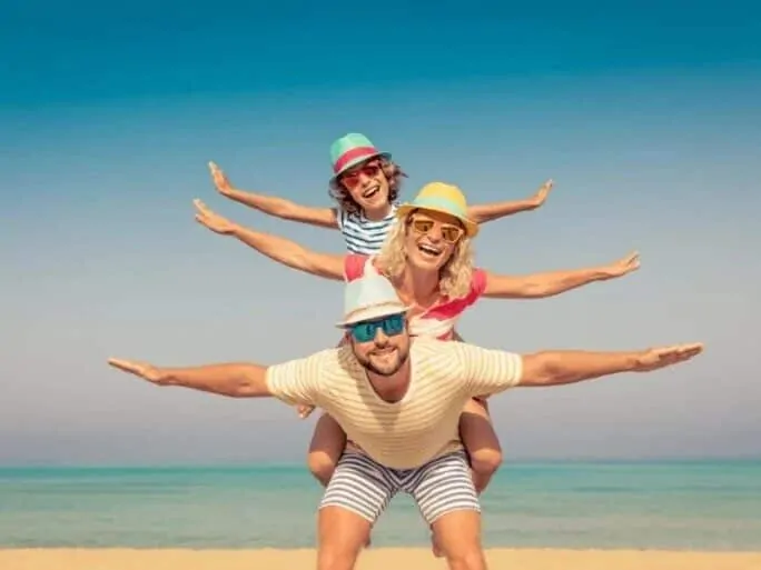 Naslovna slika za clanak MUST HAVE - Vitamini i minerali u vašem ljetnom koferu